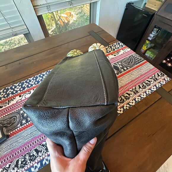 Dooney & Bourke Black Pebbled Leather Shoulder Bag w Front Pockets, Fair Cond - Picture 8 of 14